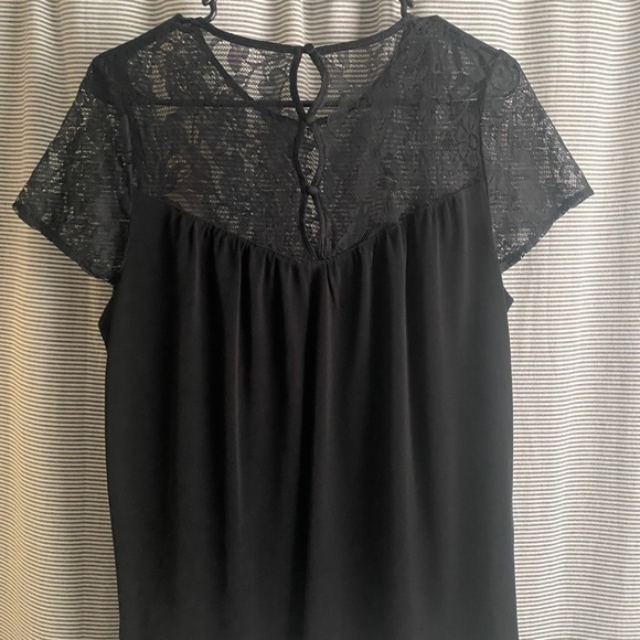 Express Lace Detail Top with back buttons - Picture 3 of 4
